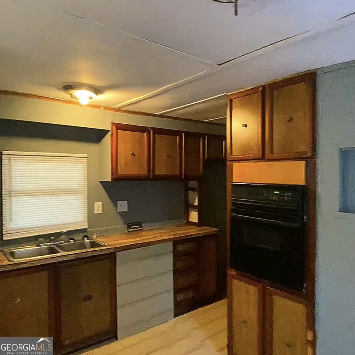 165 Brentwood Lane Property Photo 2