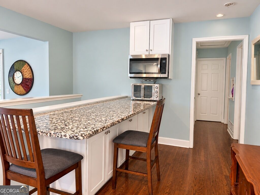 1502 Eastland Road Se Property Photo 4