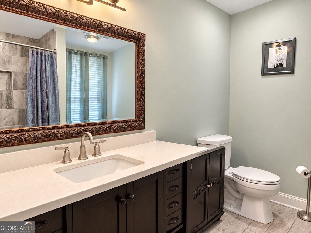 1502 Eastland Road Se Property Photo 9