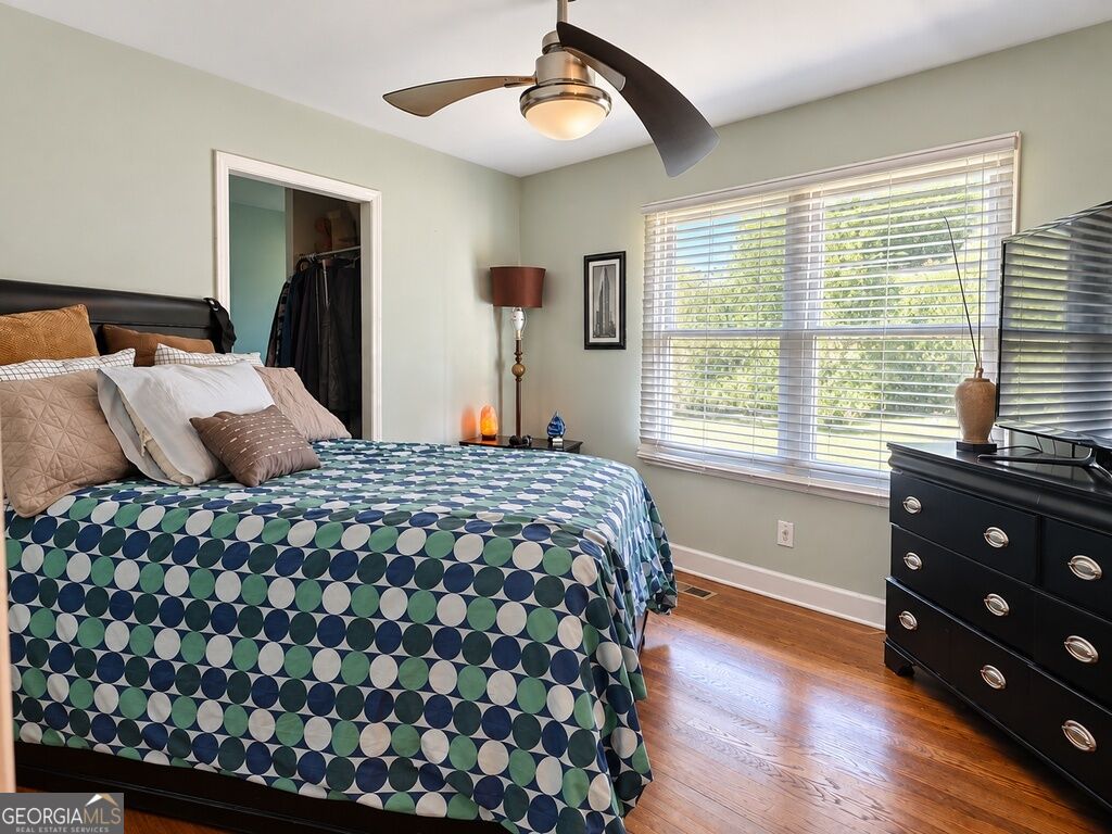 1502 Eastland Road Se Property Photo 12