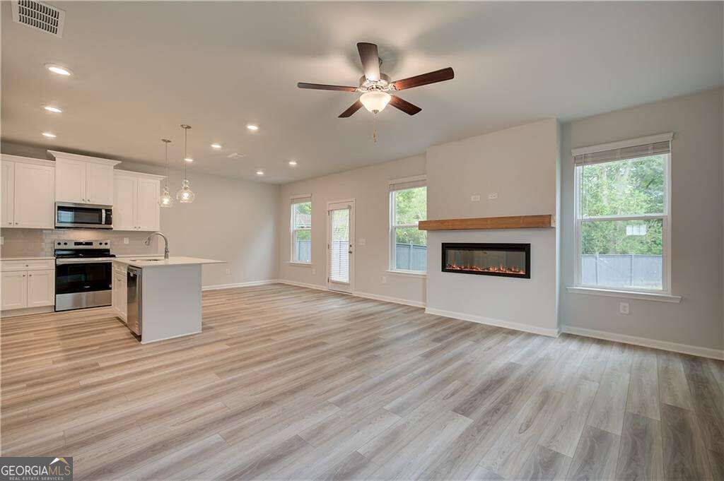 330 Bedford Trace Property Photo 4