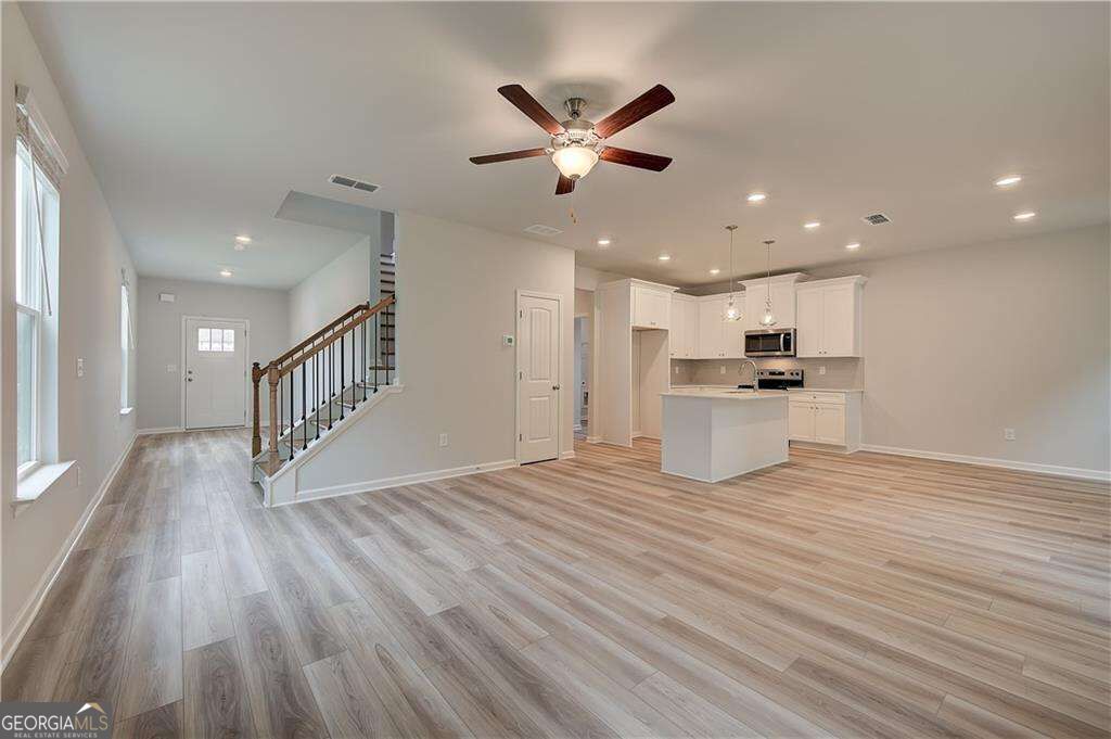 330 Bedford Trace Property Photo 5