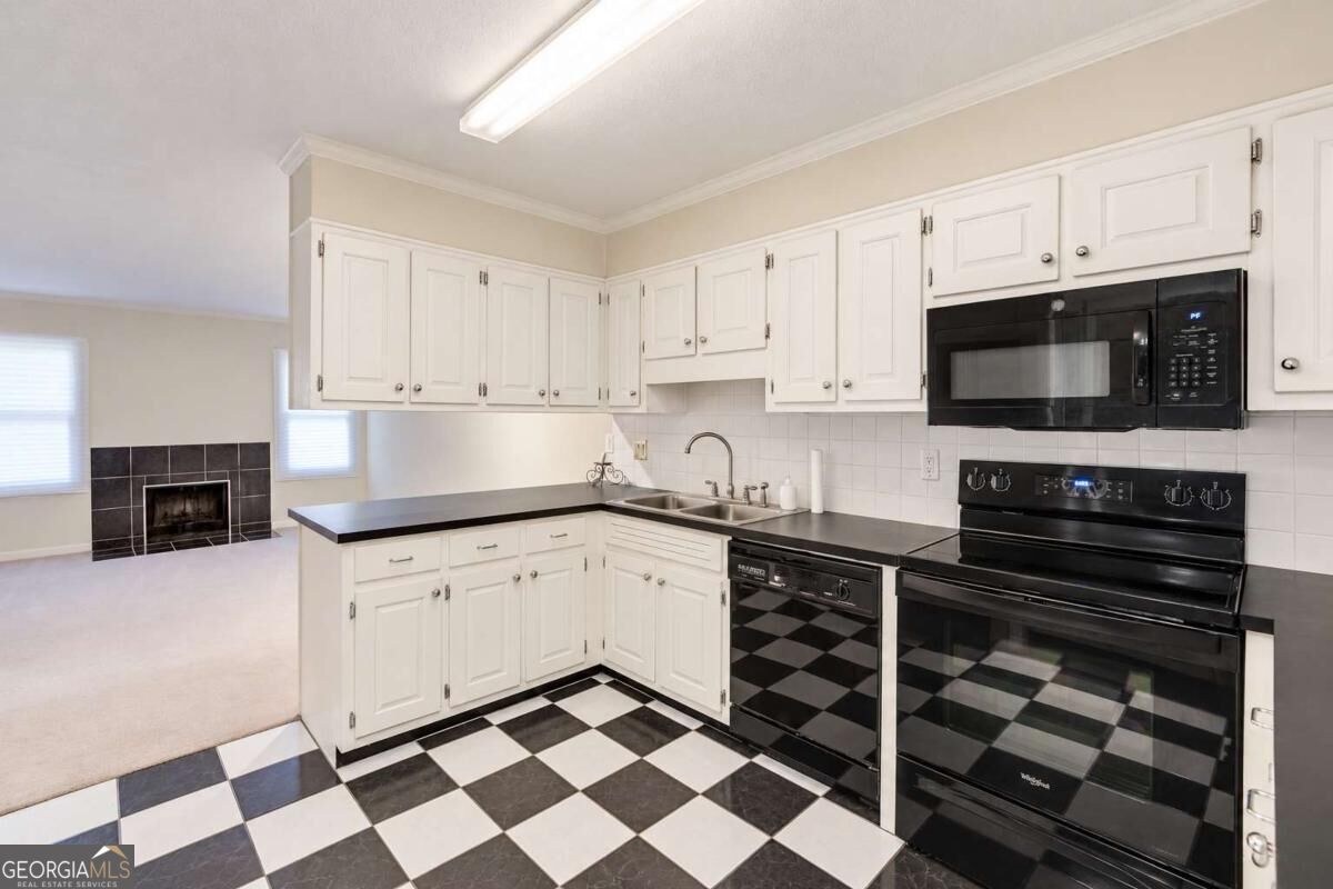 27 Willowick Drive Property Photo 10