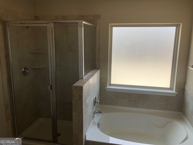 582 Oakville Trail Property Photo 8