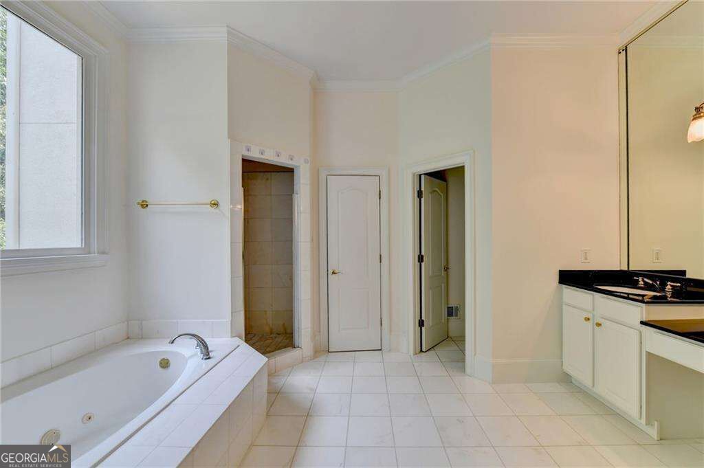 8280 Sentinae Chase Drive Property Photo 44