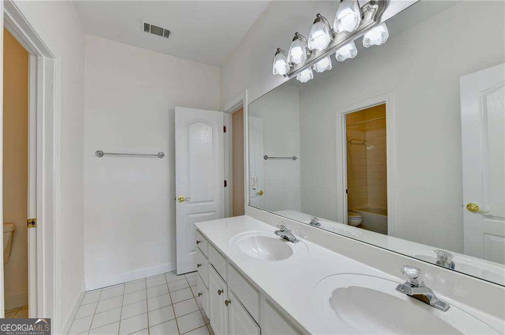 8280 Sentinae Chase Drive Property Photo 53