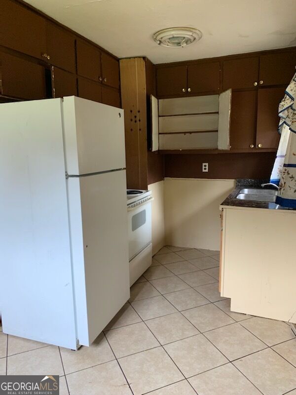 127 Hinton Drive Property Photo 2