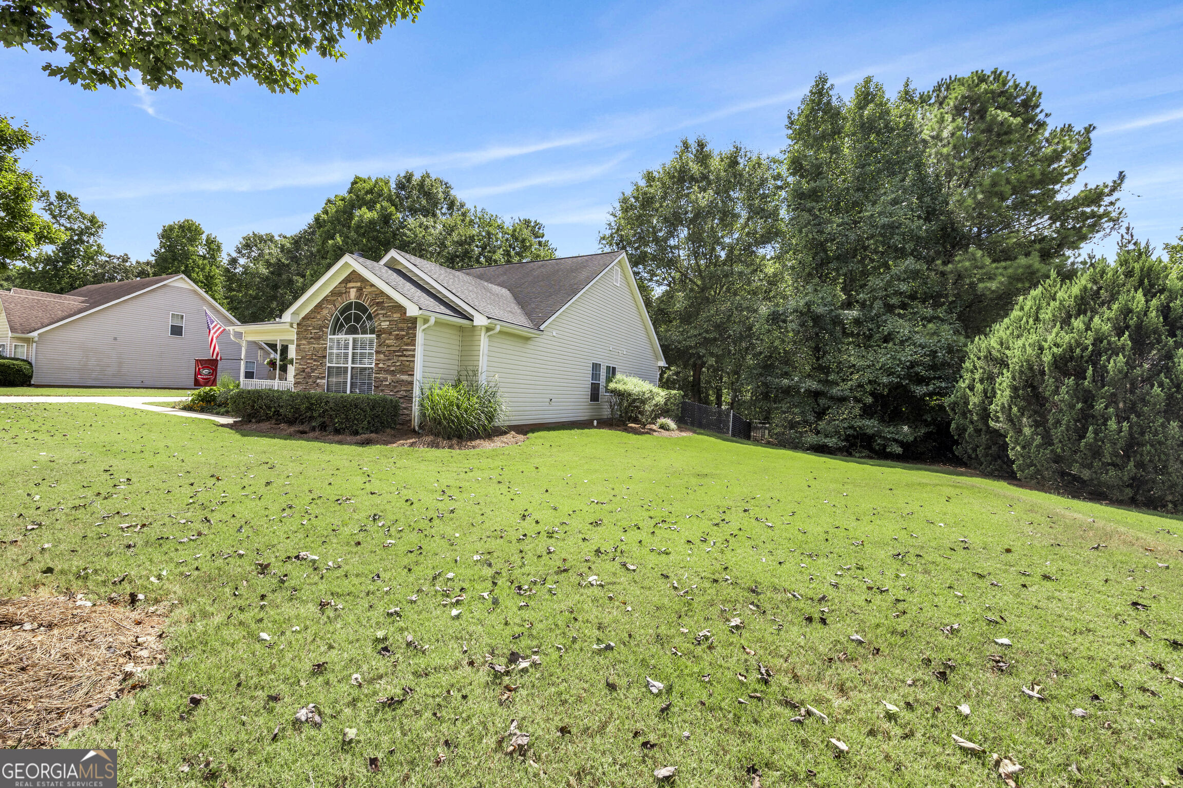 440 Berkshire Drive Property Photo 3