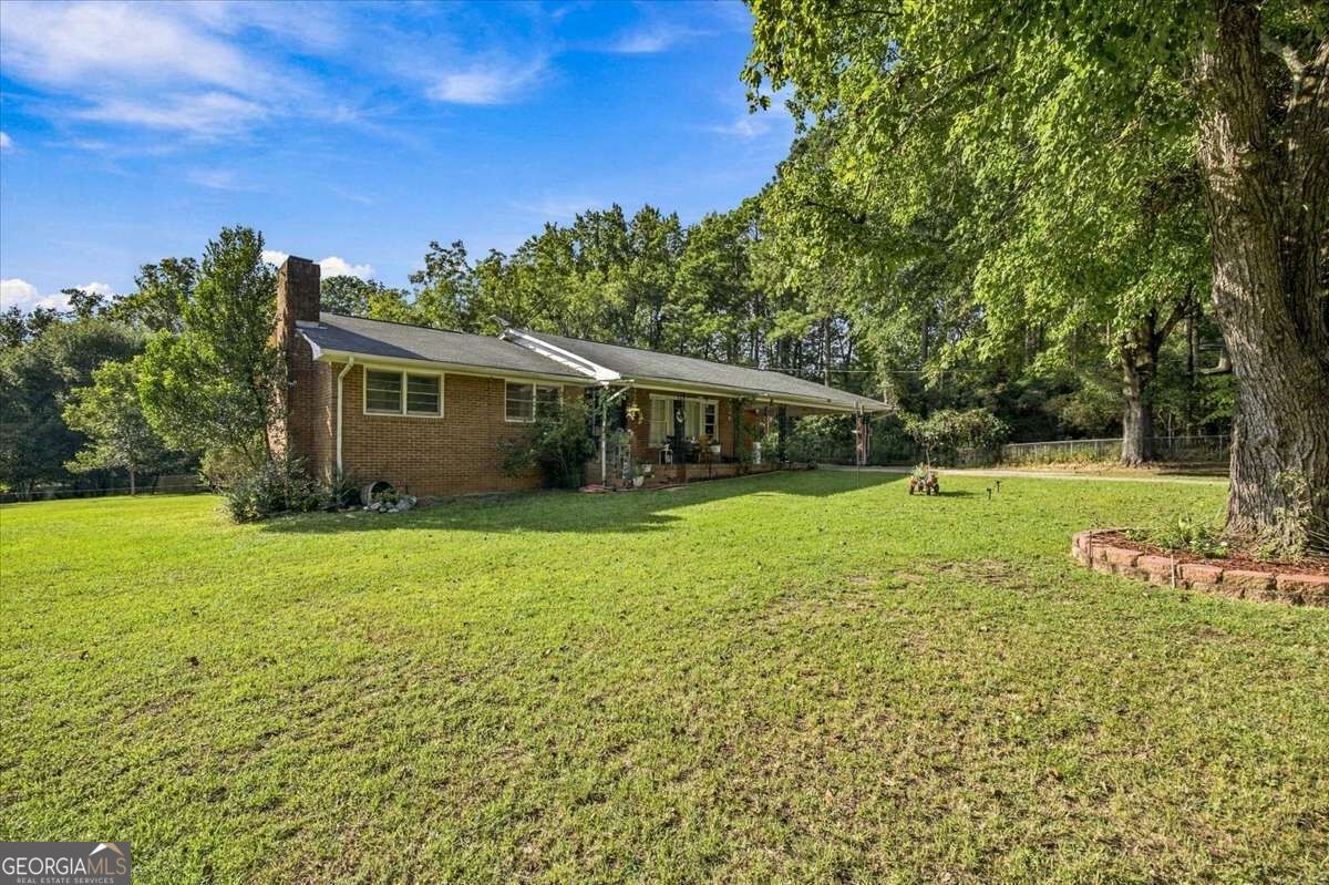 169 Lafayett Road Property Photo 3