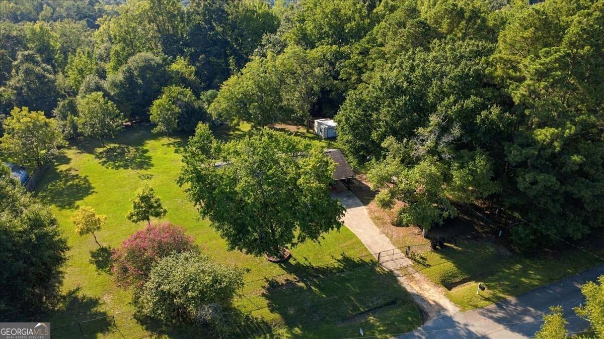 169 Lafayett Road Property Photo 4