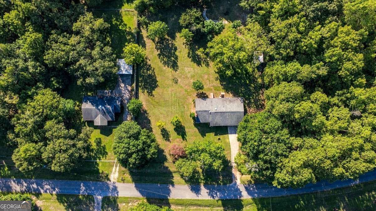 169 Lafayett Road Property Photo 5