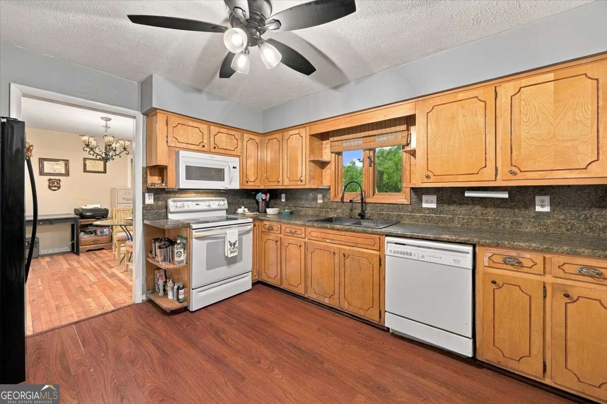 169 Lafayett Road Property Photo 12
