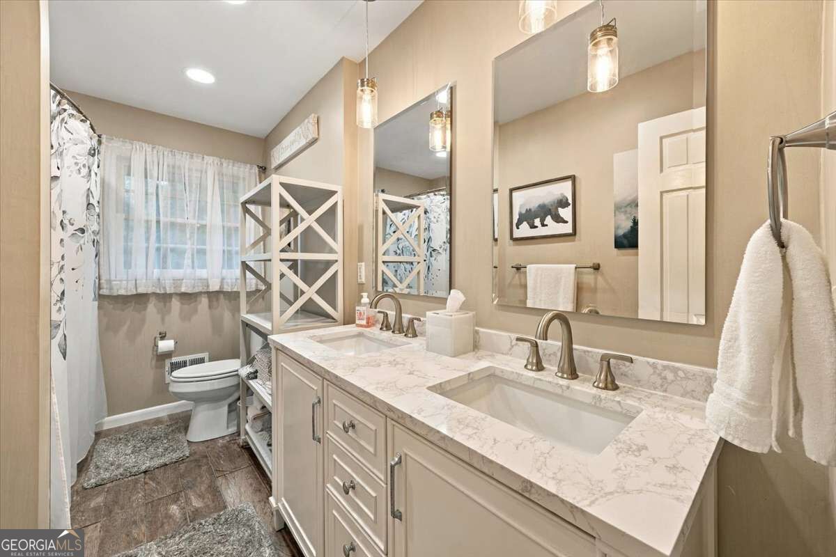 169 Lafayett Road Property Photo 18