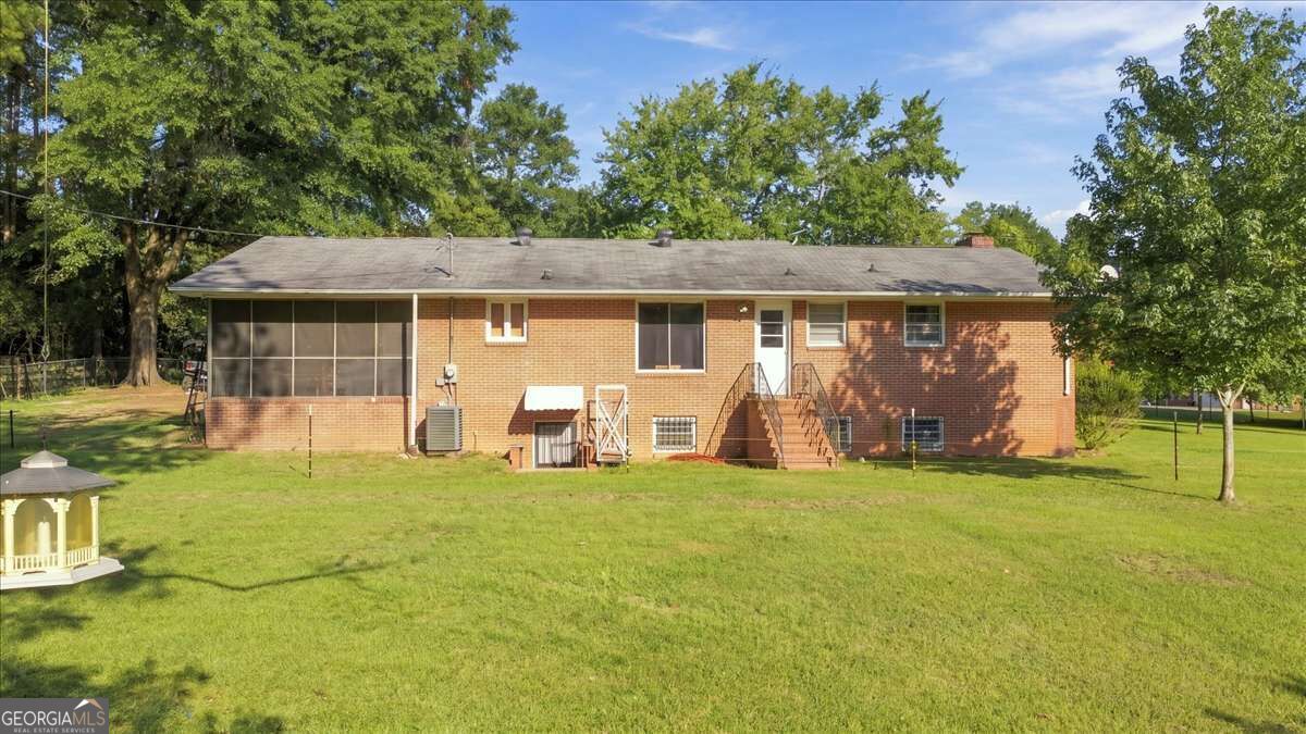 169 Lafayett Road Property Photo 29