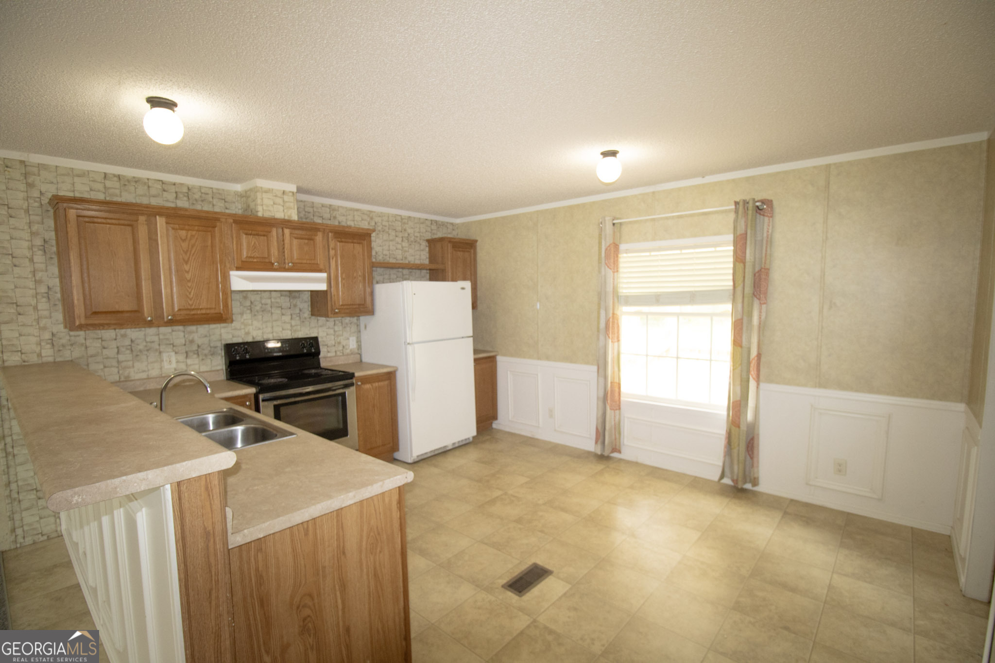 1776 Zettwell Road Property Photo 5