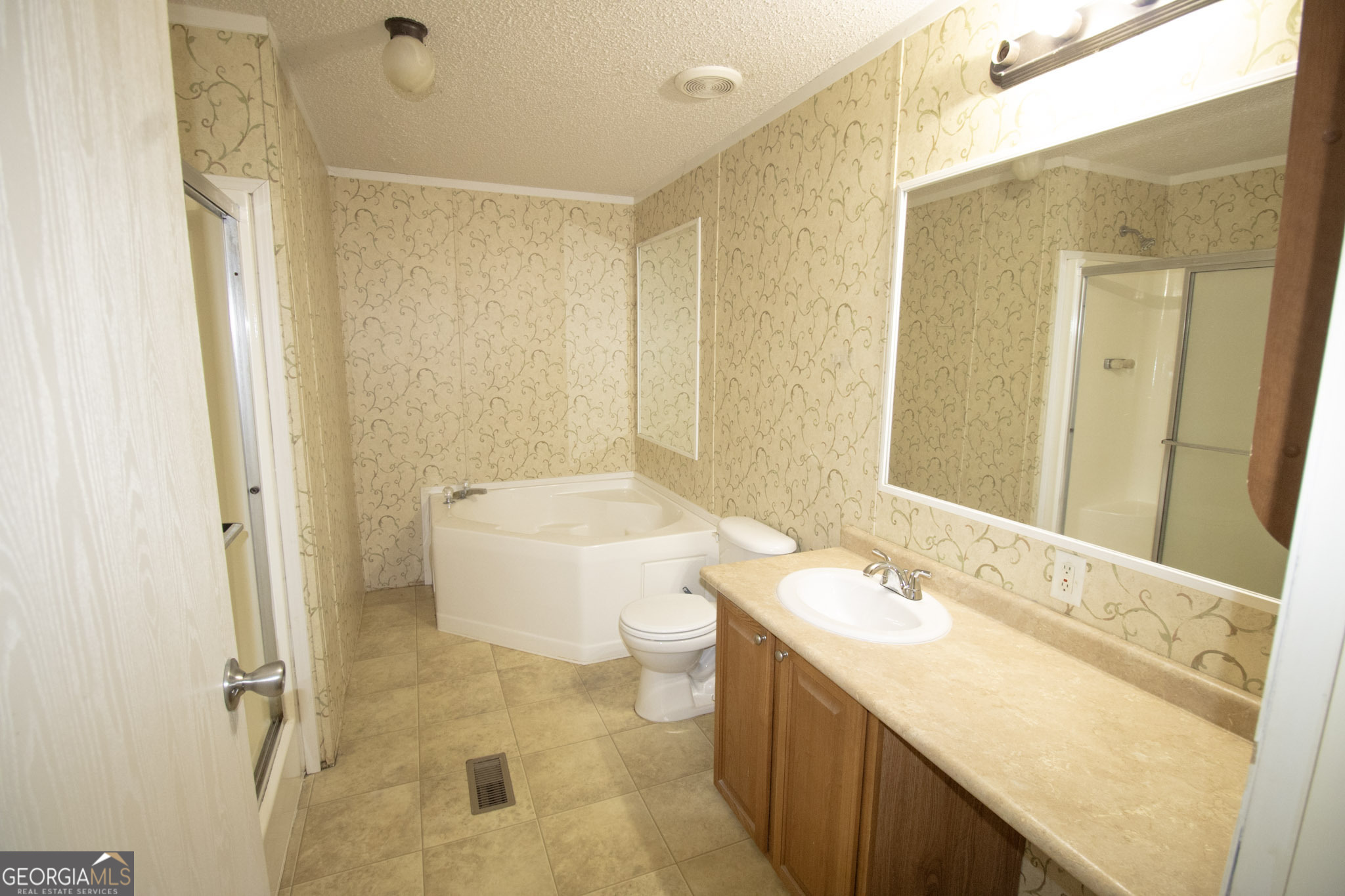 1776 Zettwell Road Property Photo 10
