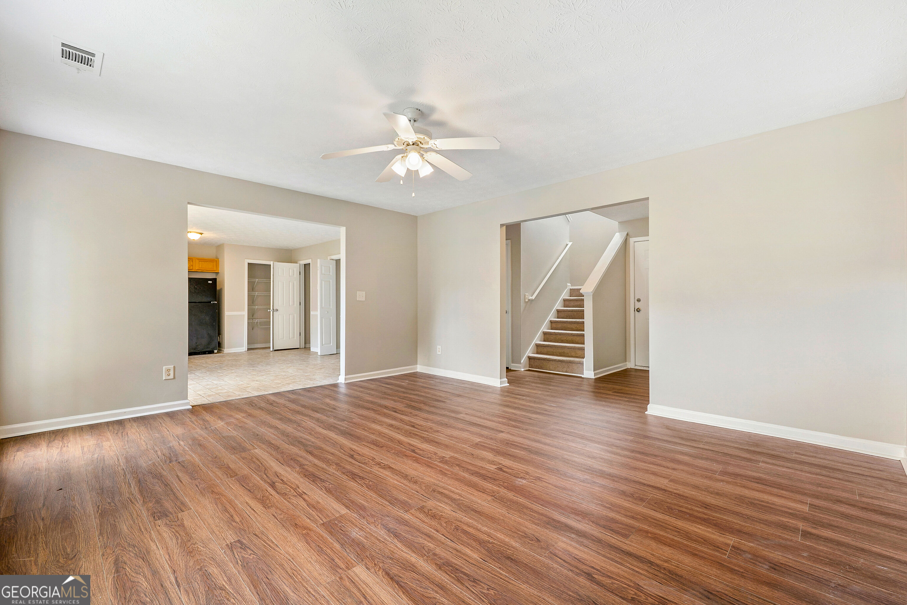 10953 Station Drive Property Photo 8