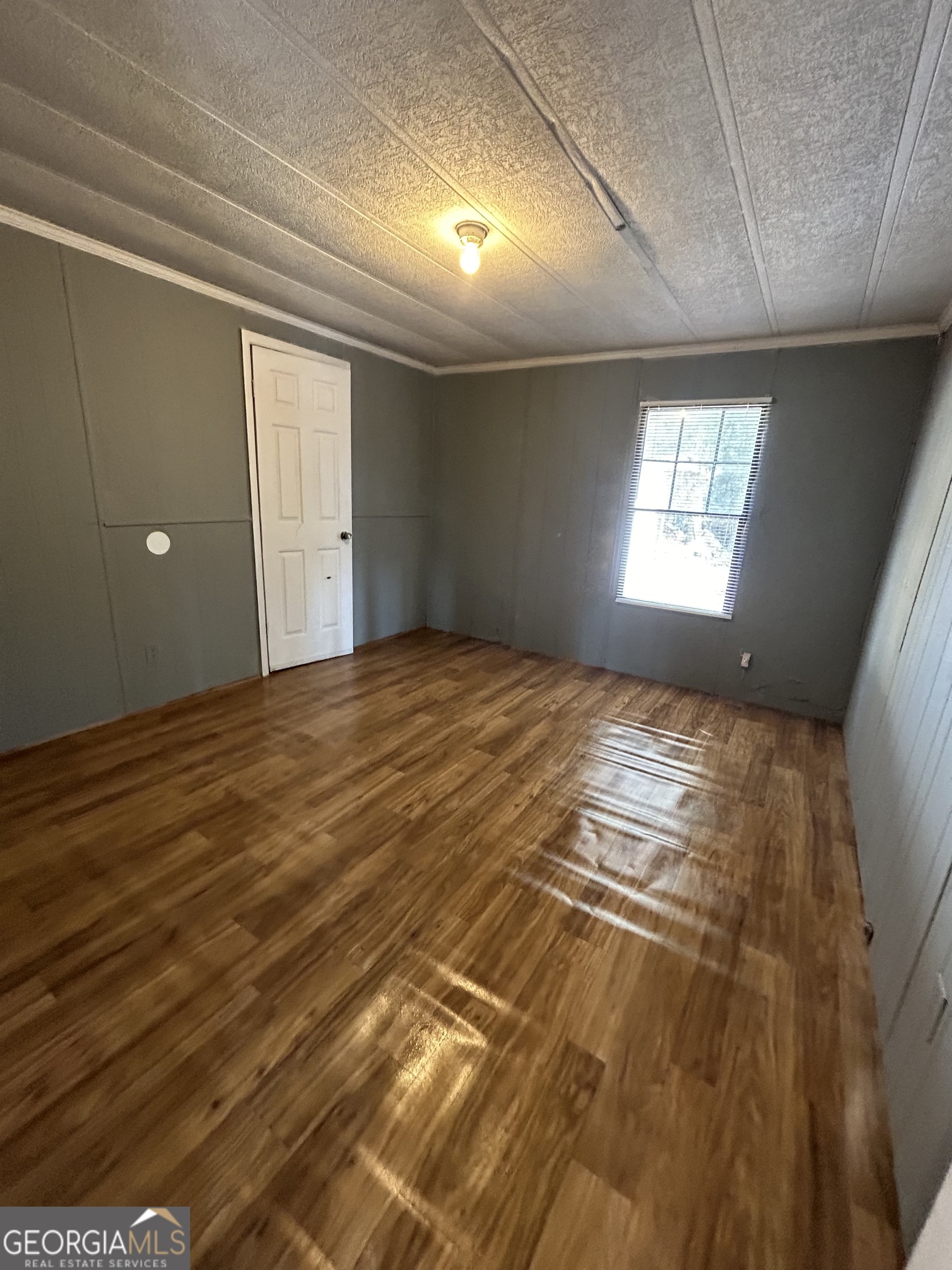 100 Greenview Drive Property Photo 8