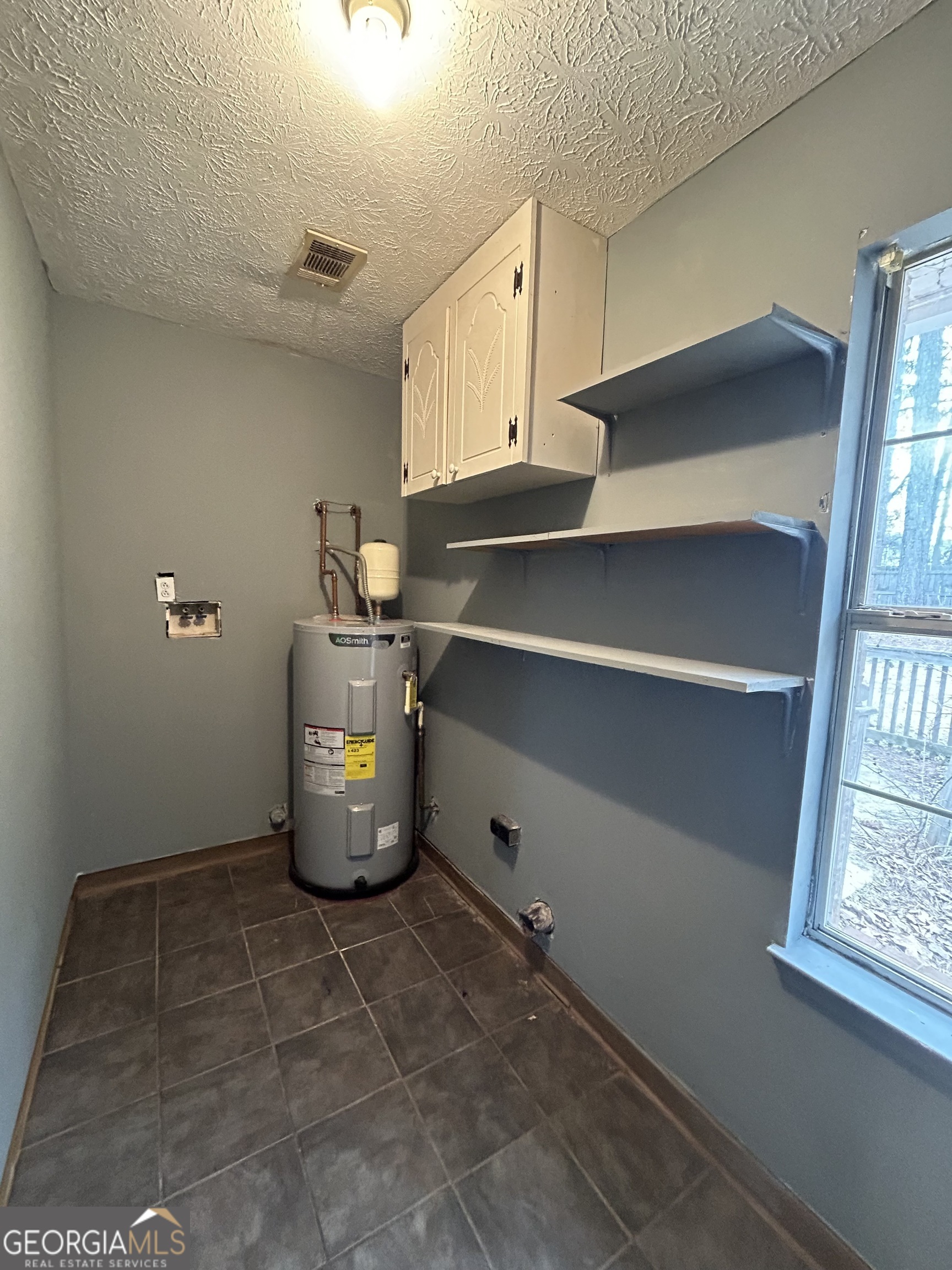 162 Sherwood Loop Property Photo 3