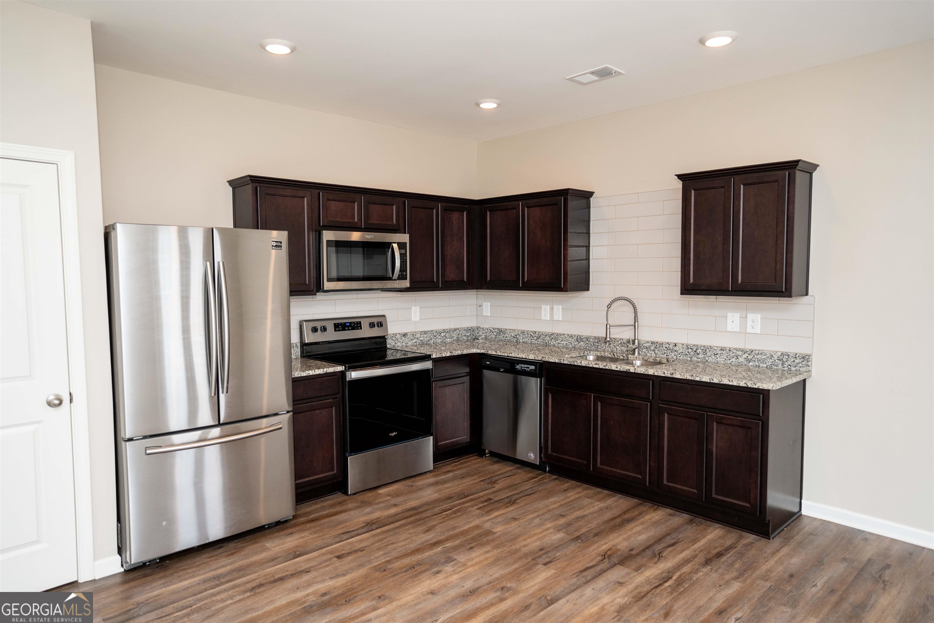 249 Grand Central Way Property Photo 5