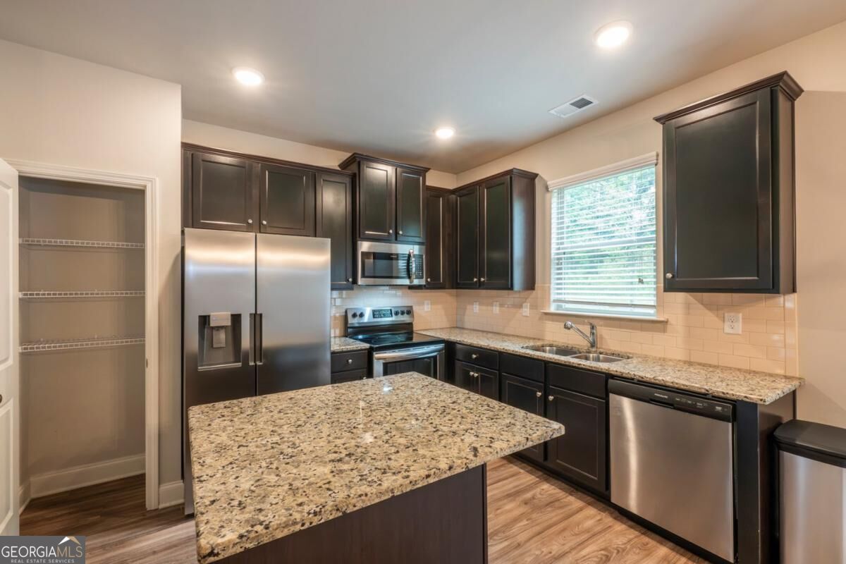 6220 Trickle Bend Property Photo 8