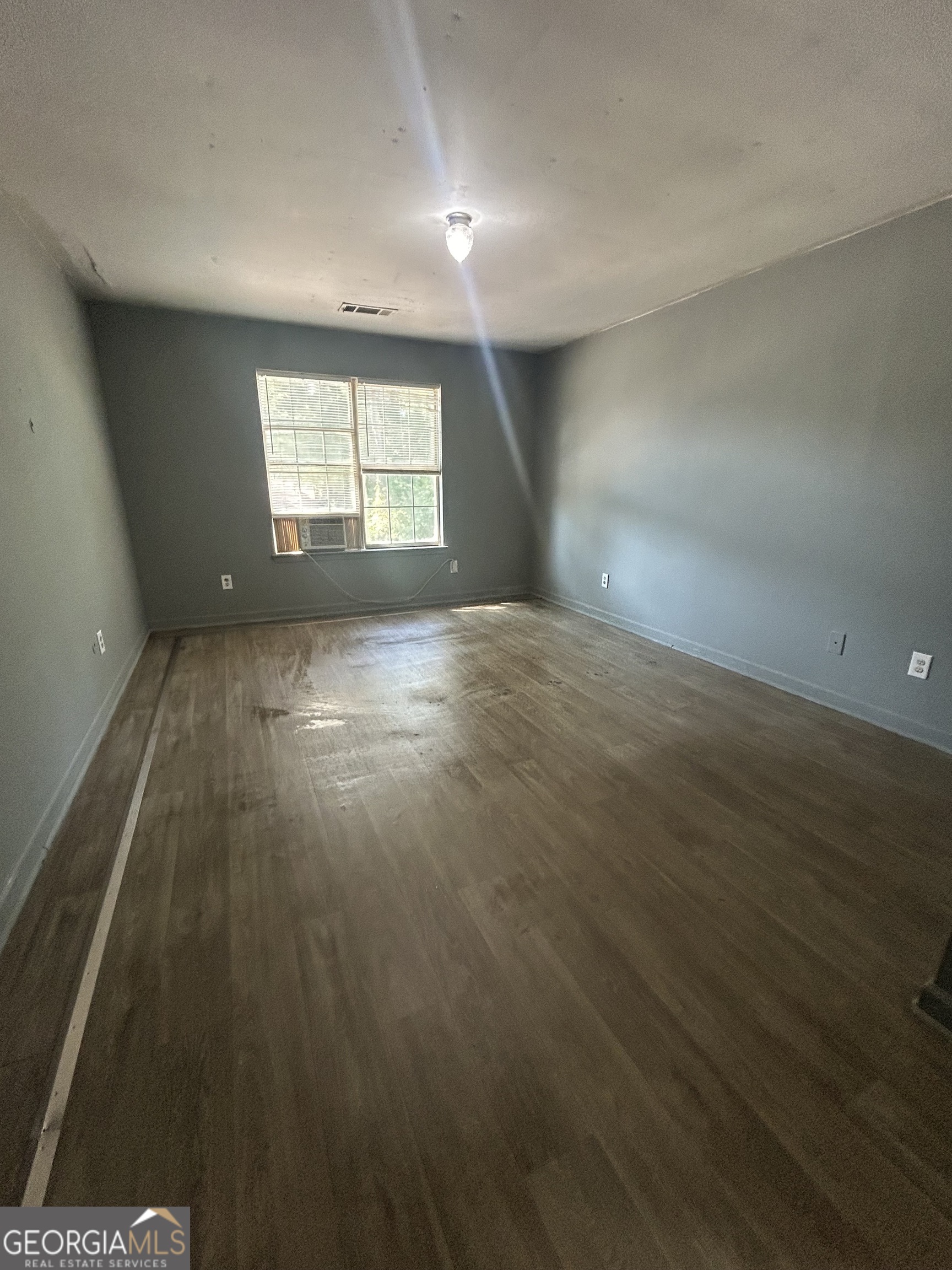 214 Sherwood Loop Property Photo 2