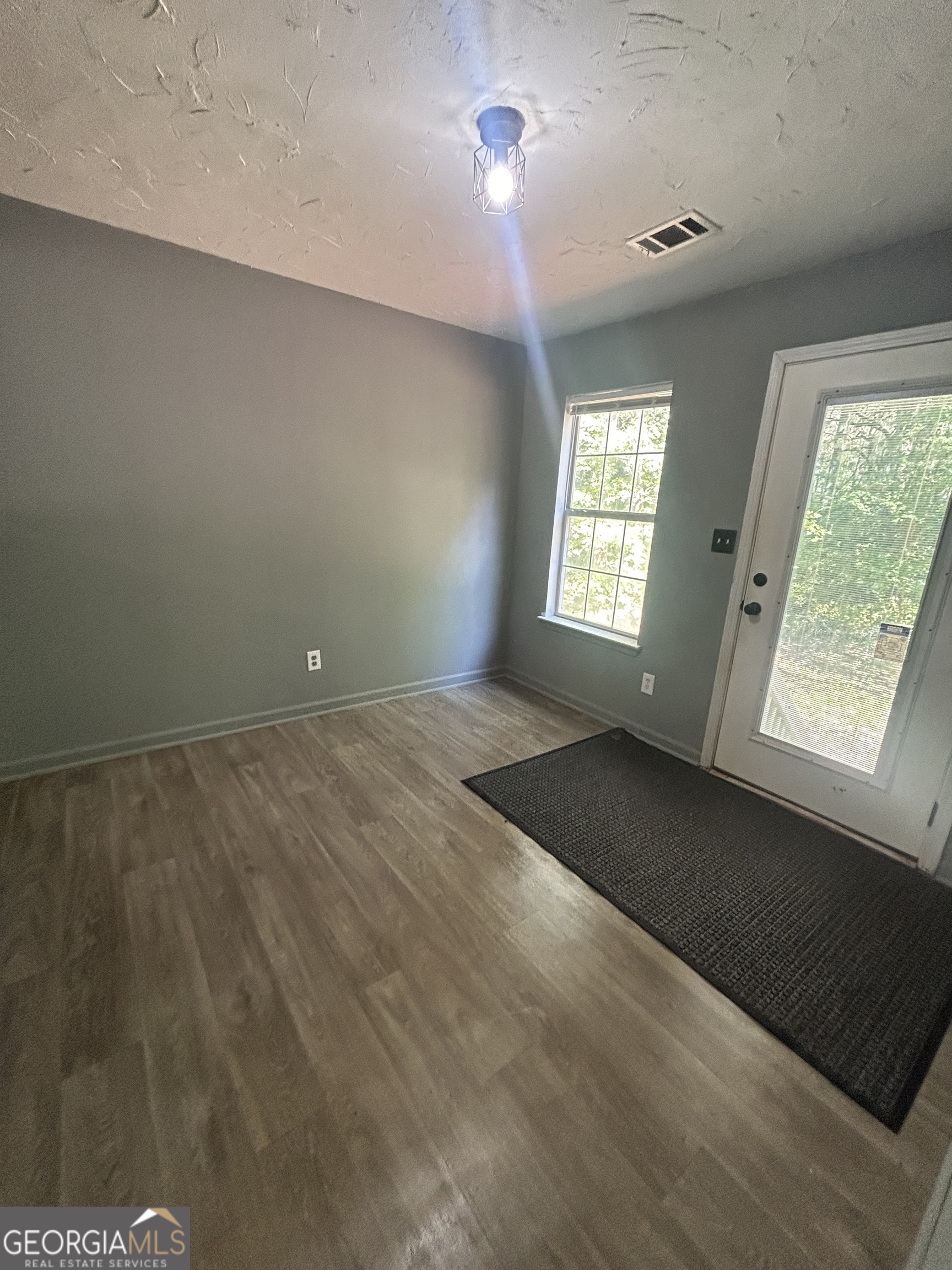 214 Sherwood Loop Property Photo 4