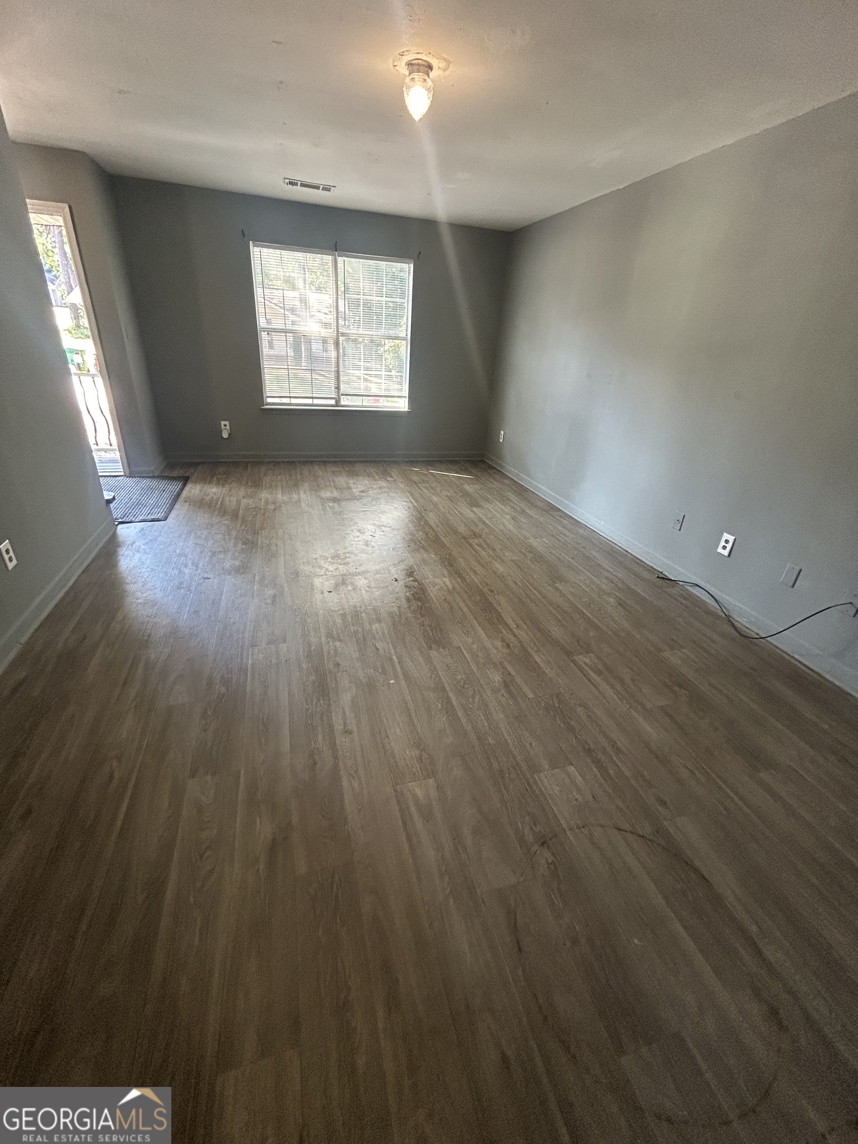 214 Sherwood Loop Property Photo 6