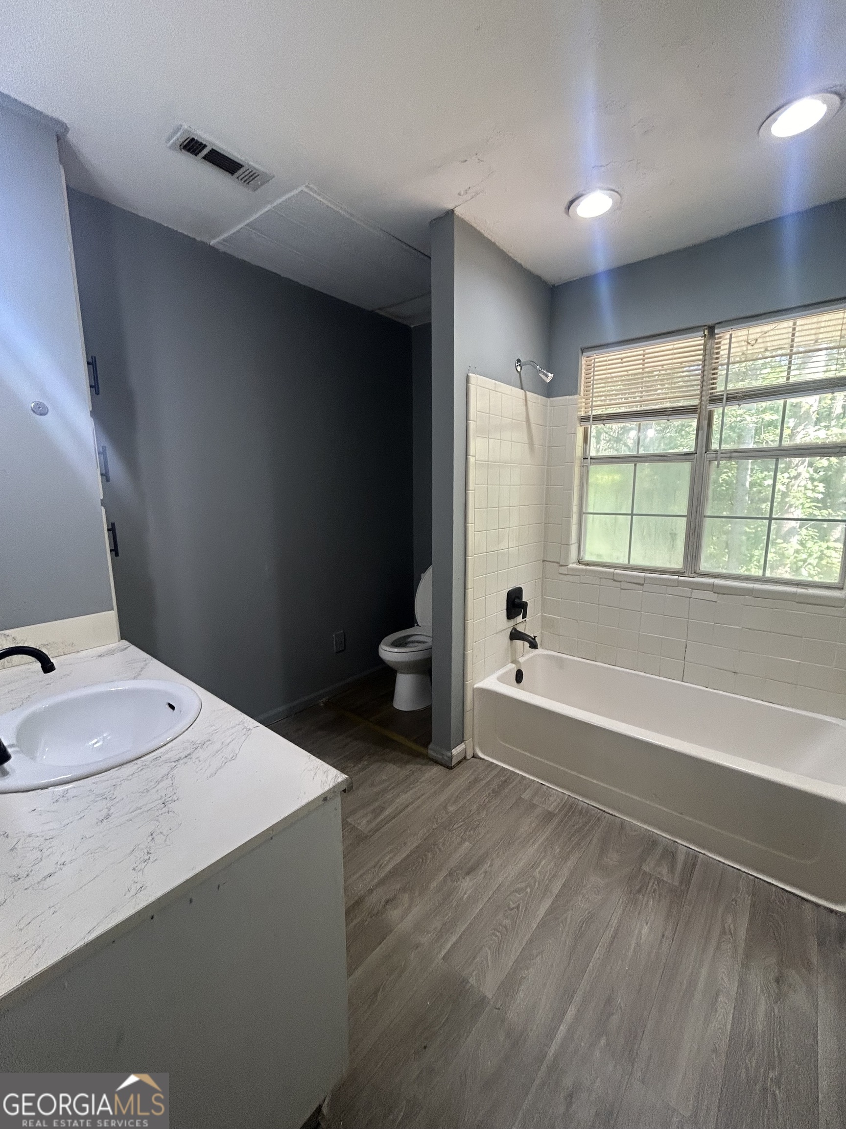 214 Sherwood Loop Property Photo 8