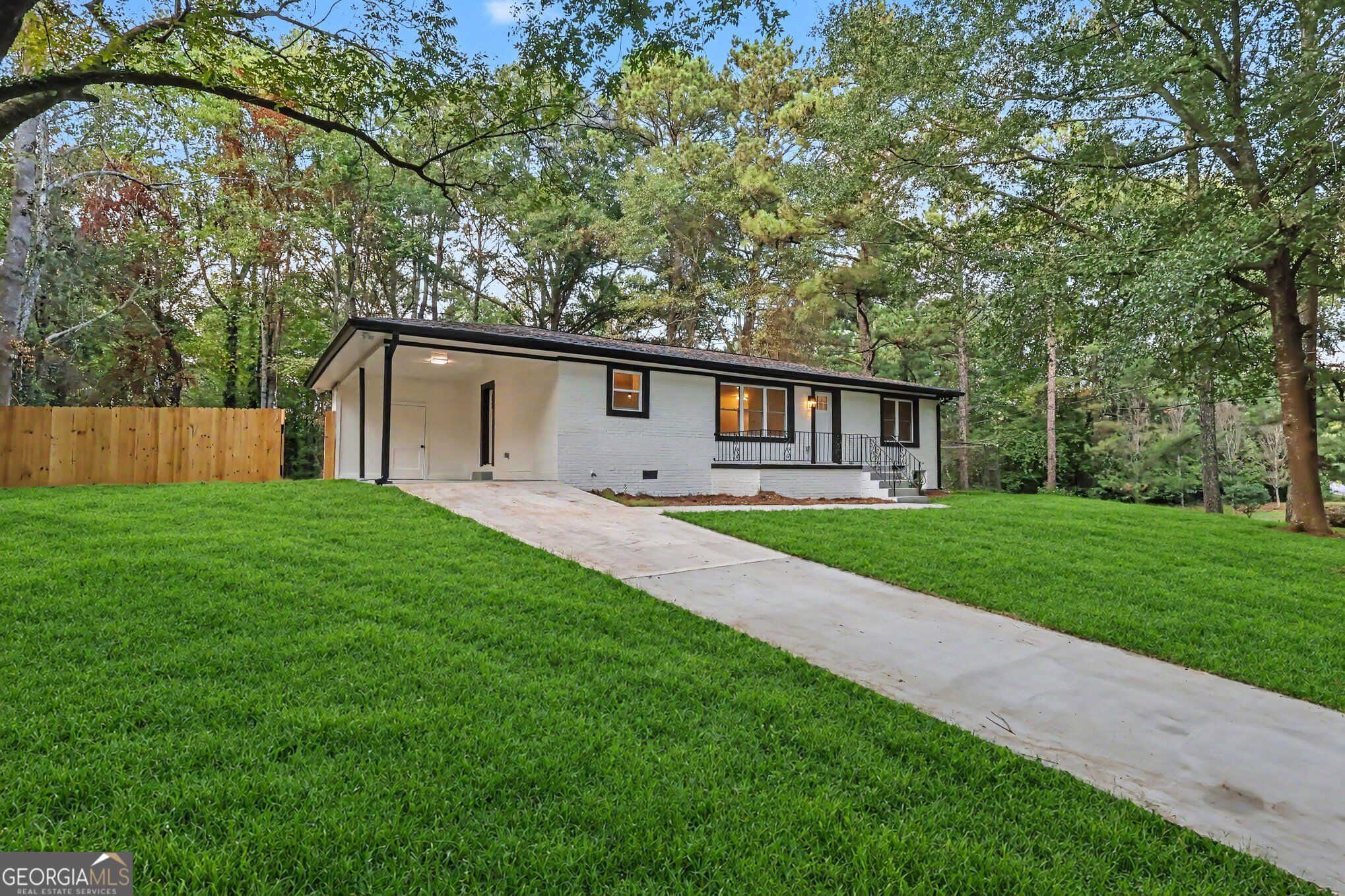 4225 Bakers Ferry Road Sw Property Photo 2