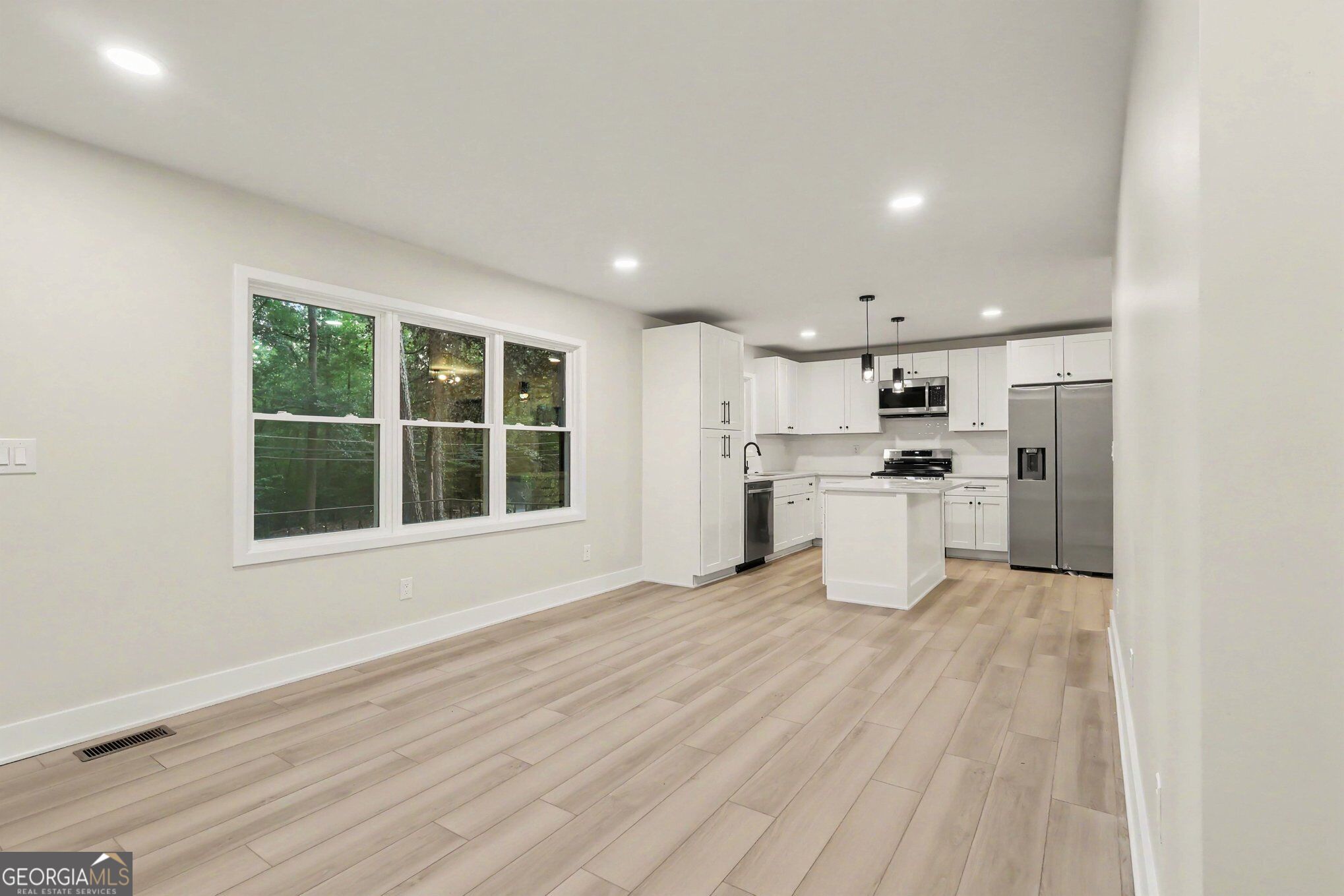4225 Bakers Ferry Road Sw Property Photo 9