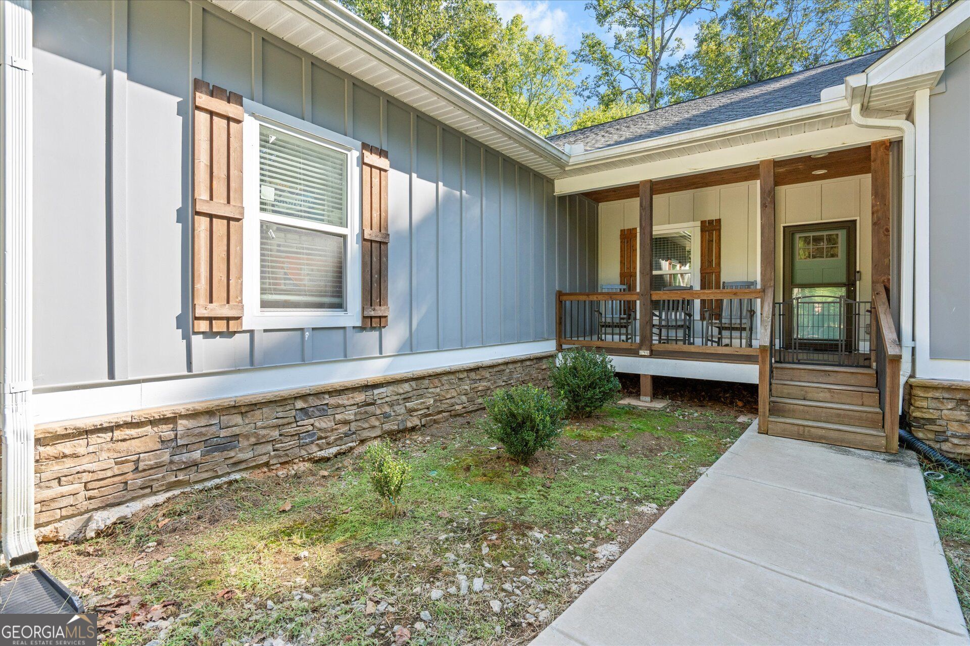 3104 Lakeview Parkway Property Photo 2