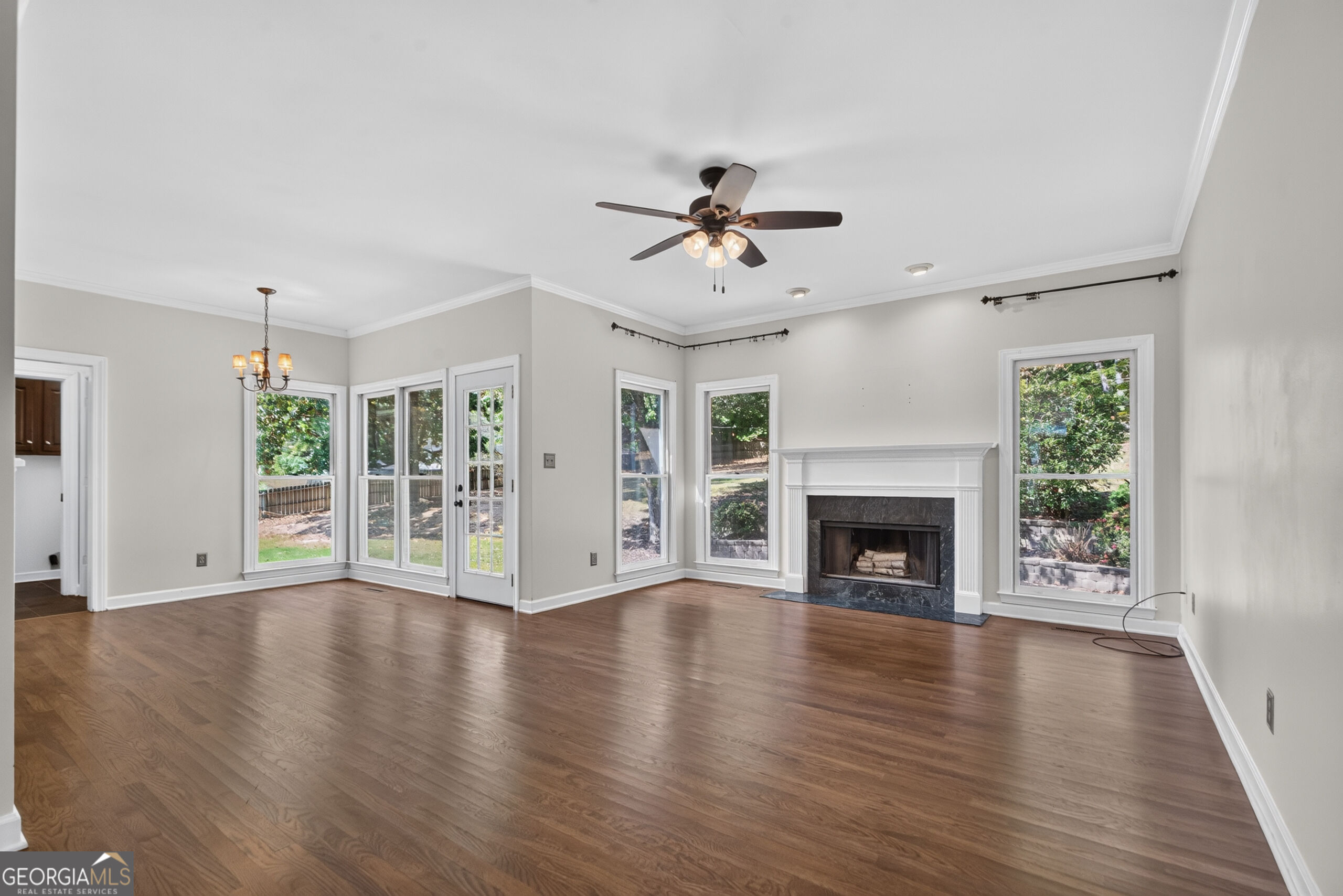 21 Saddlebrook Drive Se Property Photo 8