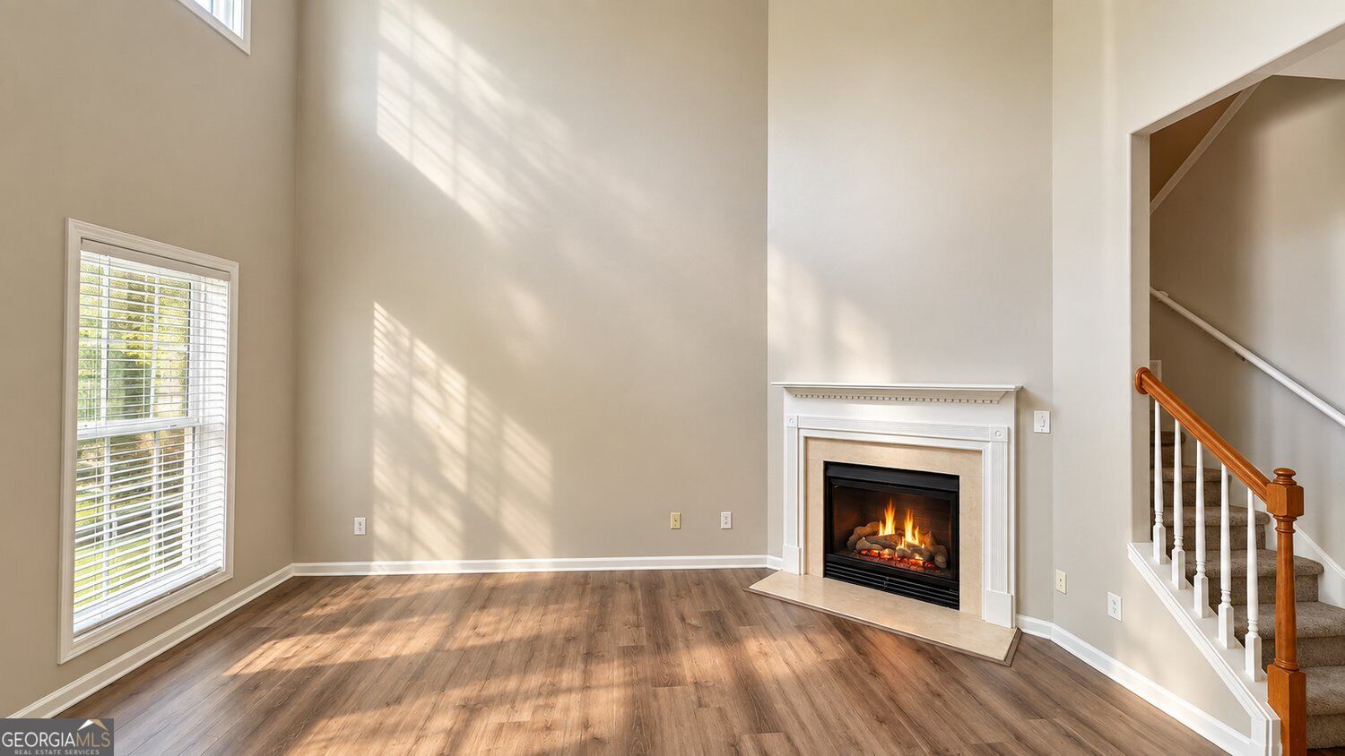 6276 Colonial View Property Photo 3