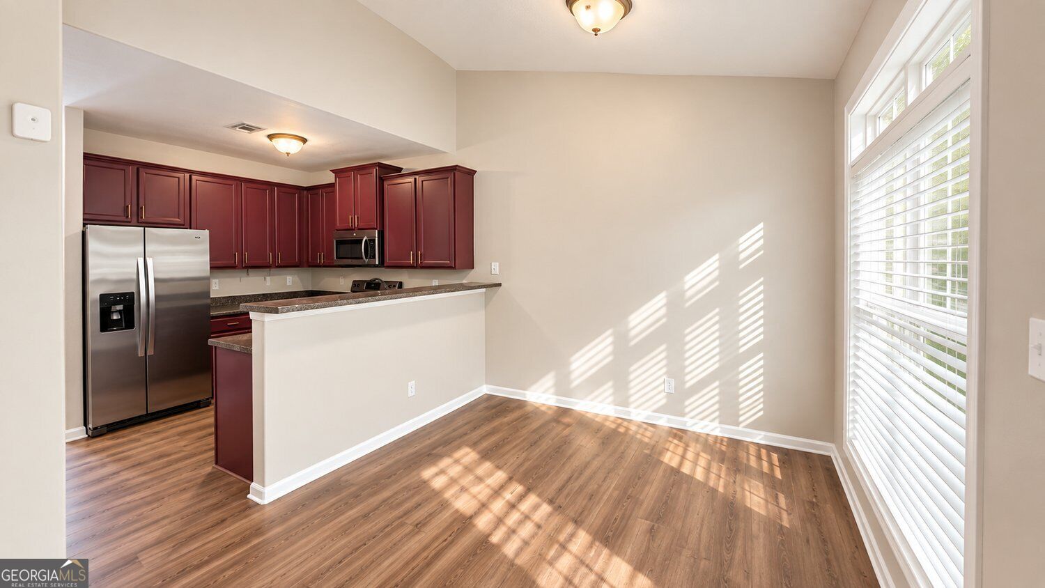 6276 Colonial View Property Photo 5