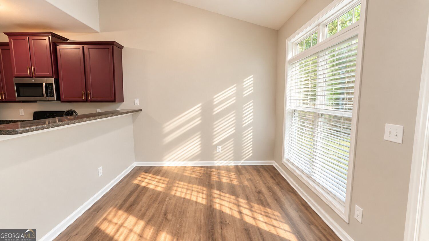 6276 Colonial View Property Photo 6