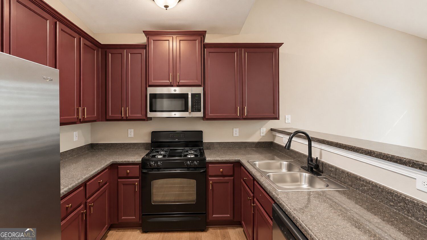 6276 Colonial View Property Photo 8