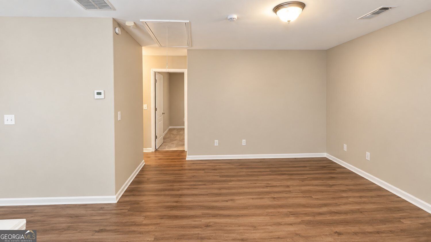 6276 Colonial View Property Photo 15