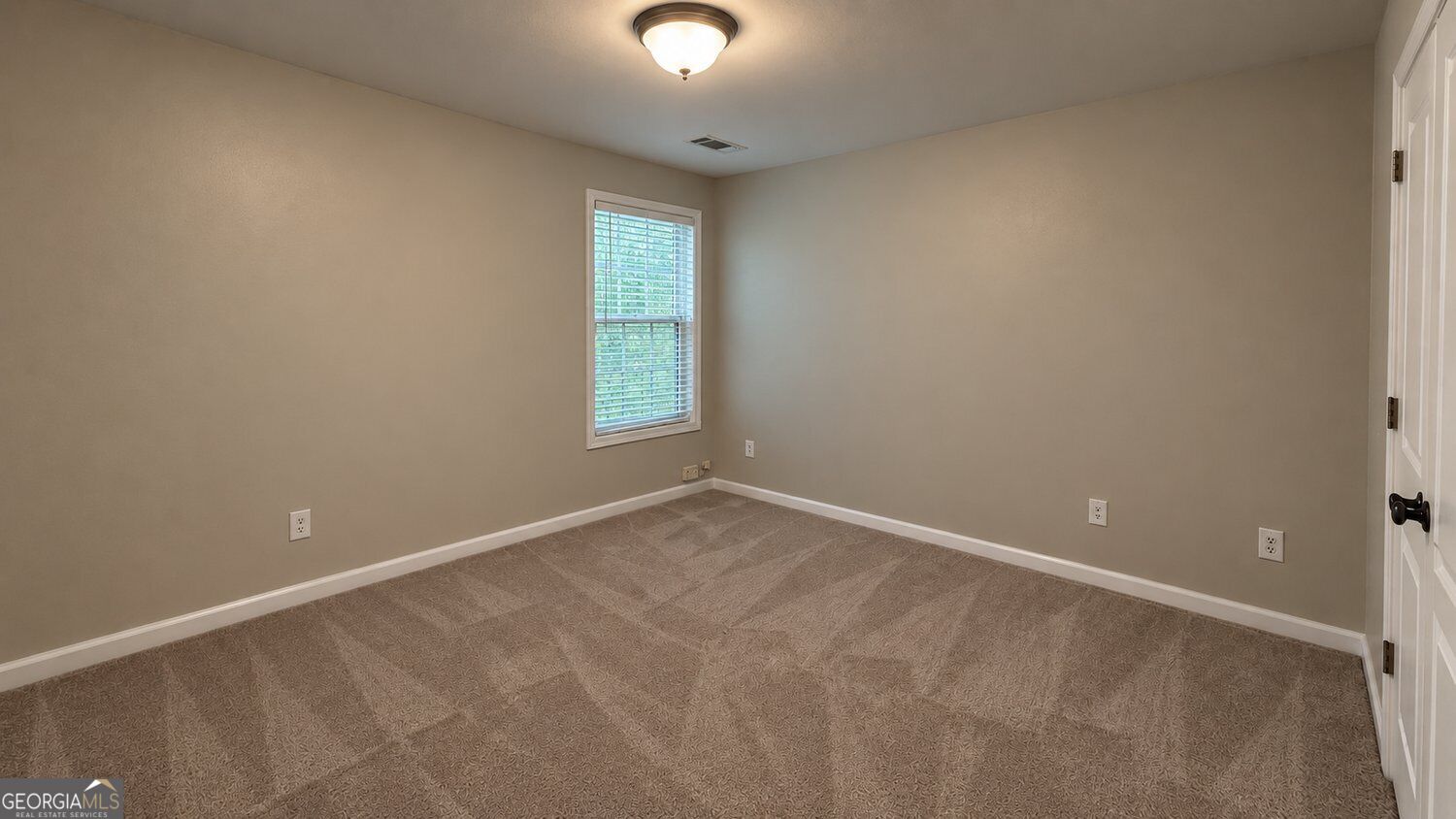 6276 Colonial View Property Photo 16