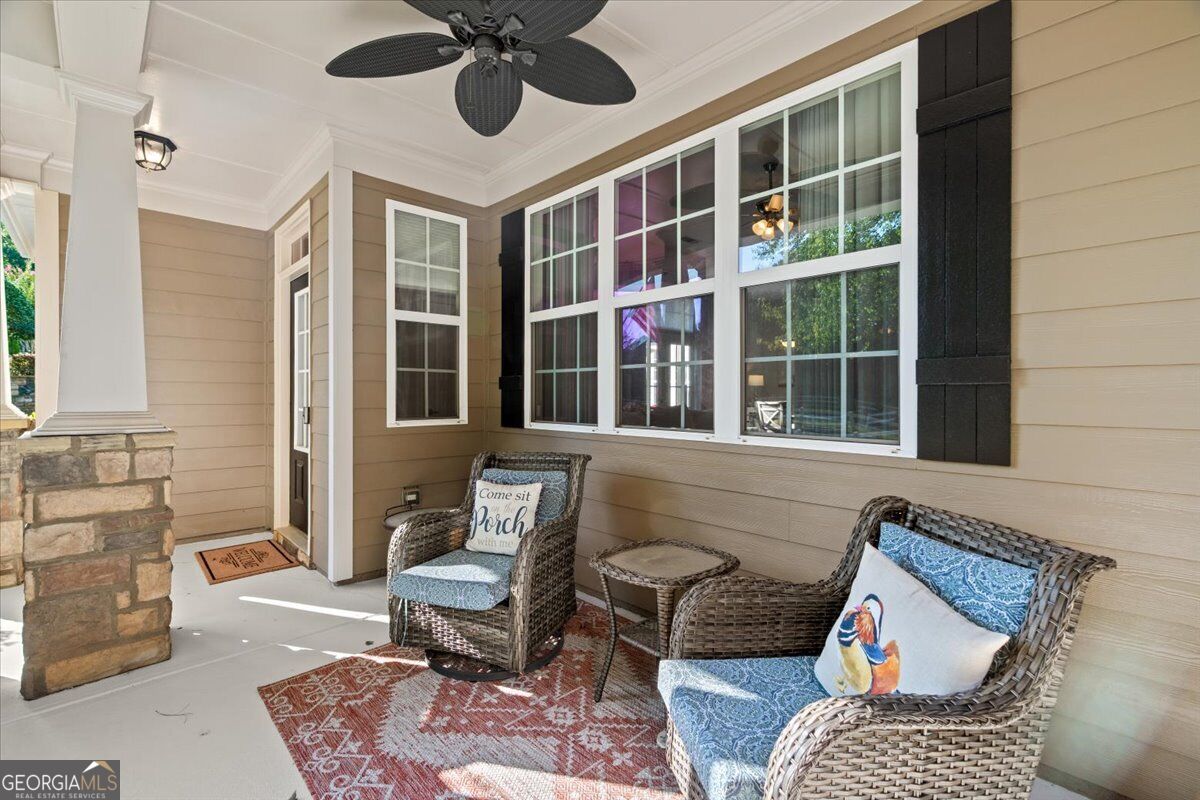 301 Glens Way Property Photo 5