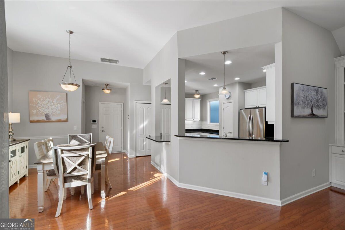 301 Glens Way Property Photo 12