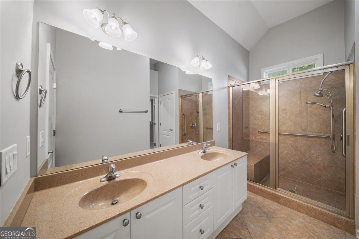 301 Glens Way Property Photo 24