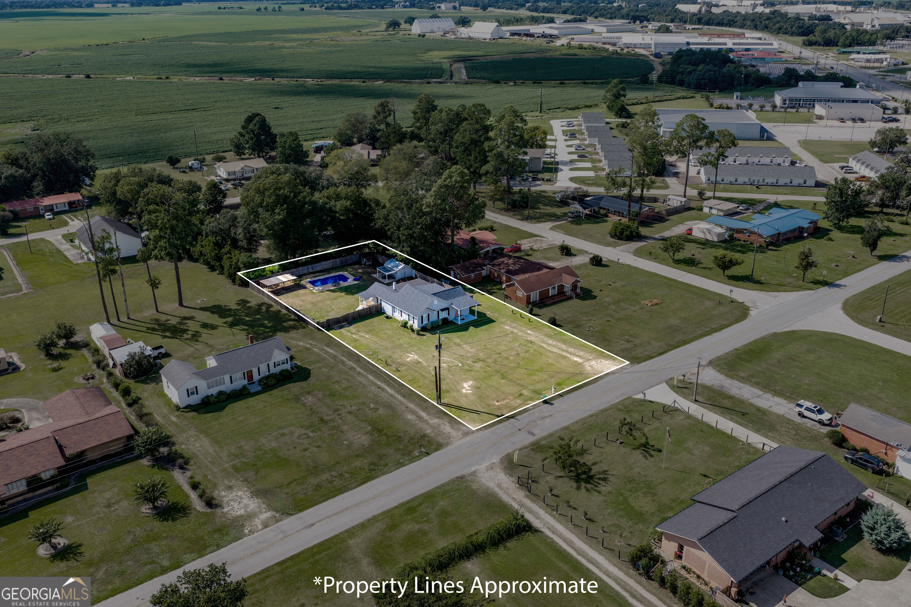 404 S Newcombe Avenue Property Photo 2