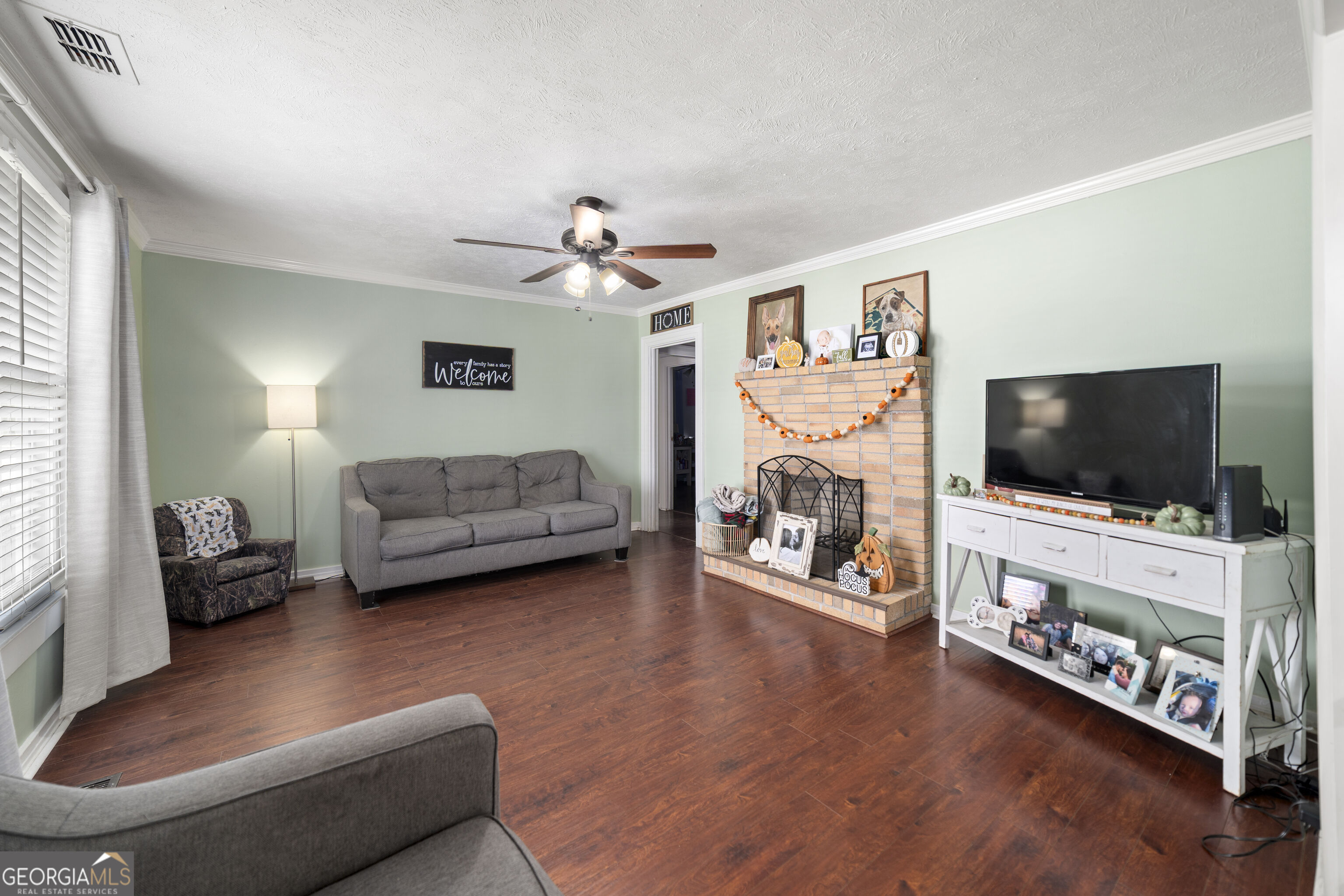 404 S Newcombe Avenue Property Photo 4