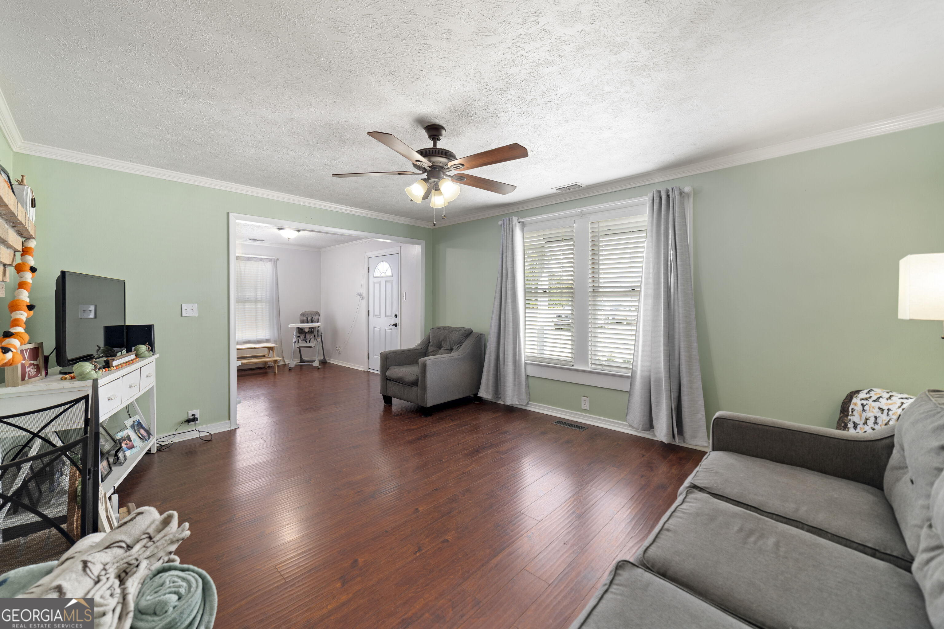 404 S Newcombe Avenue Property Photo 5