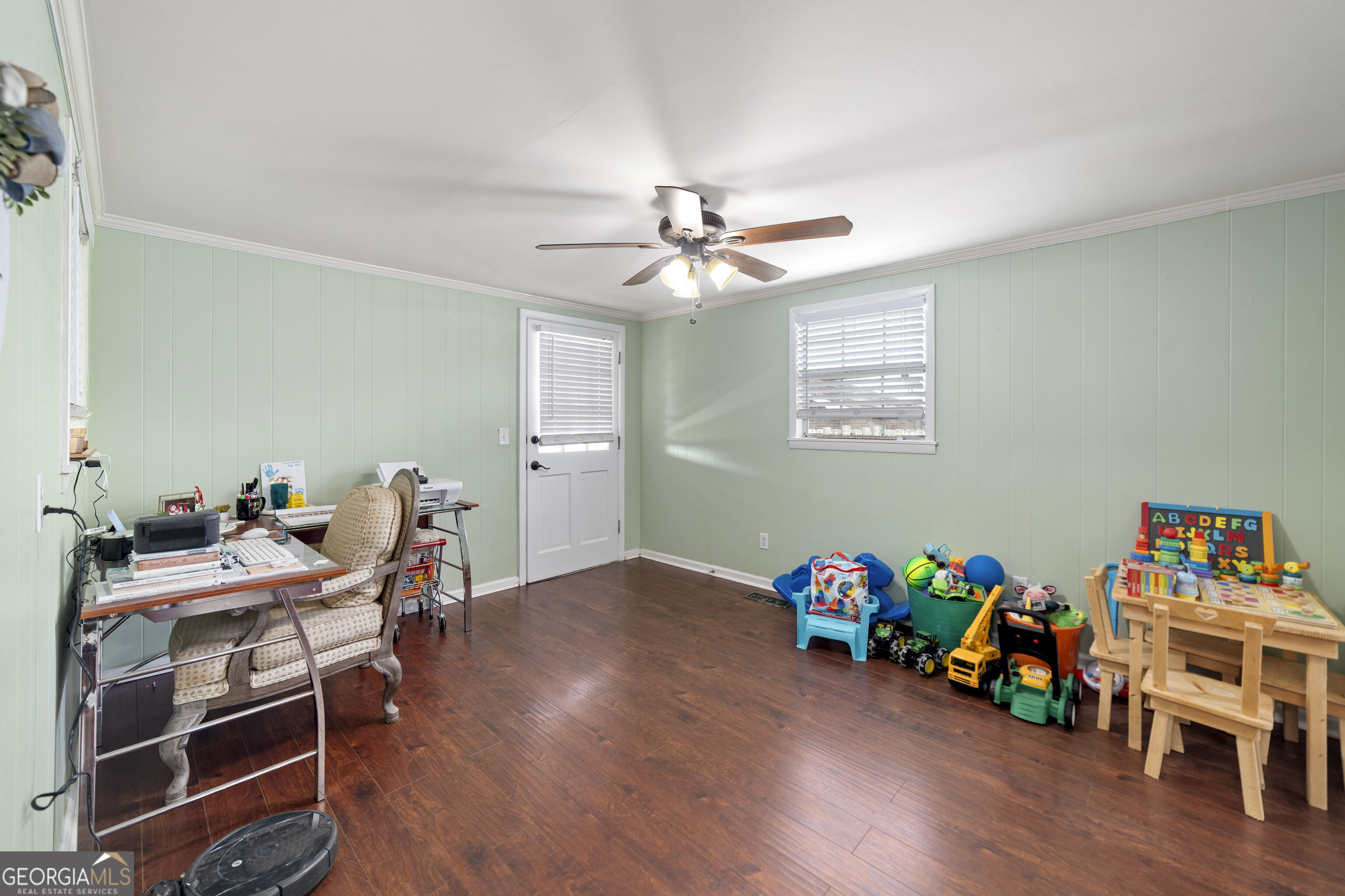 404 S Newcombe Avenue Property Photo 8