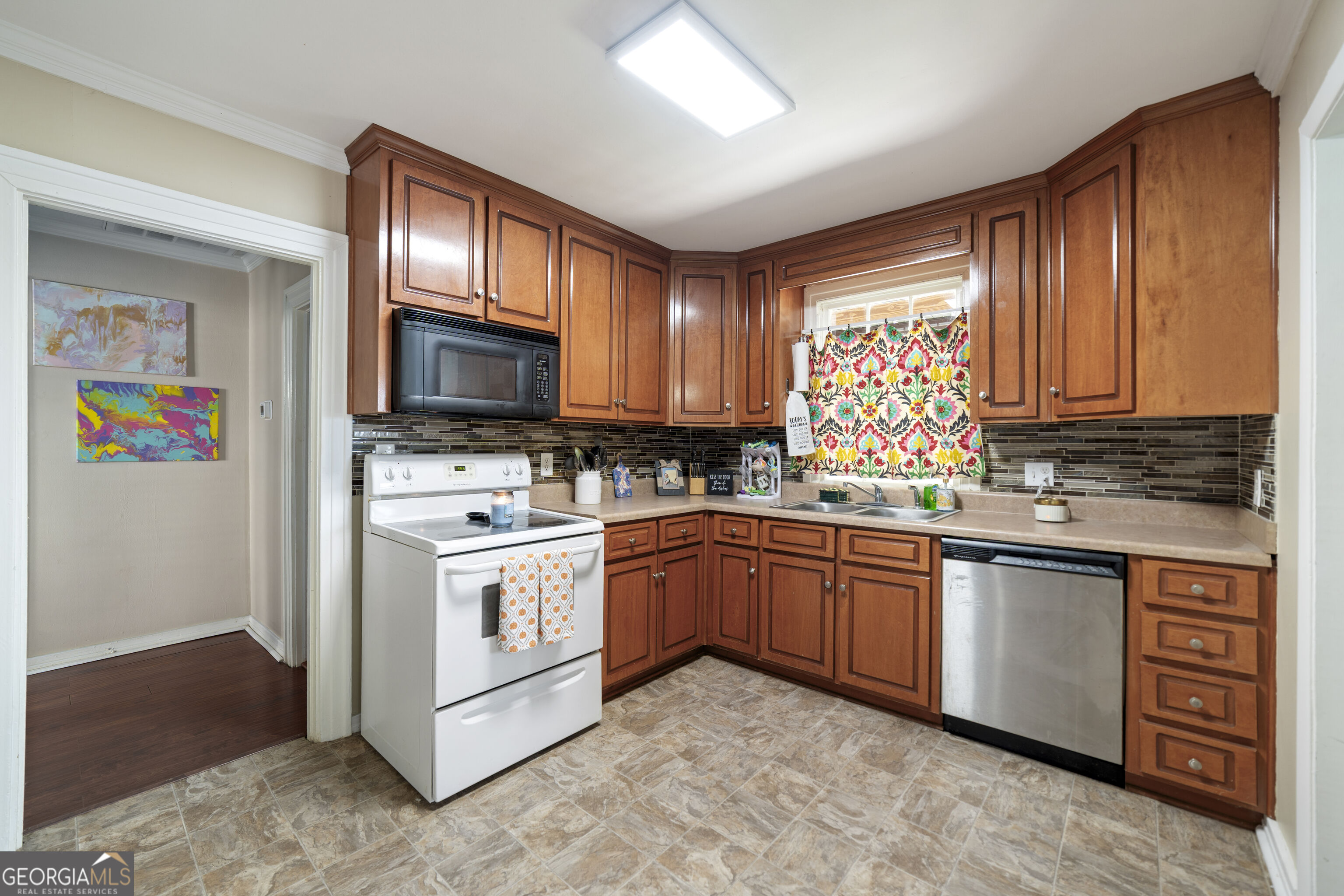 404 S Newcombe Avenue Property Photo 10
