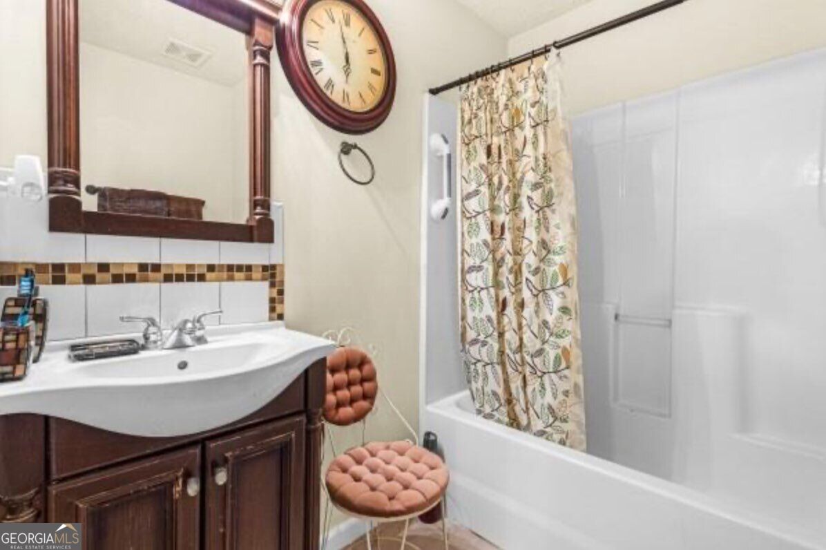 8107 Birch Walk Drive Property Photo 16
