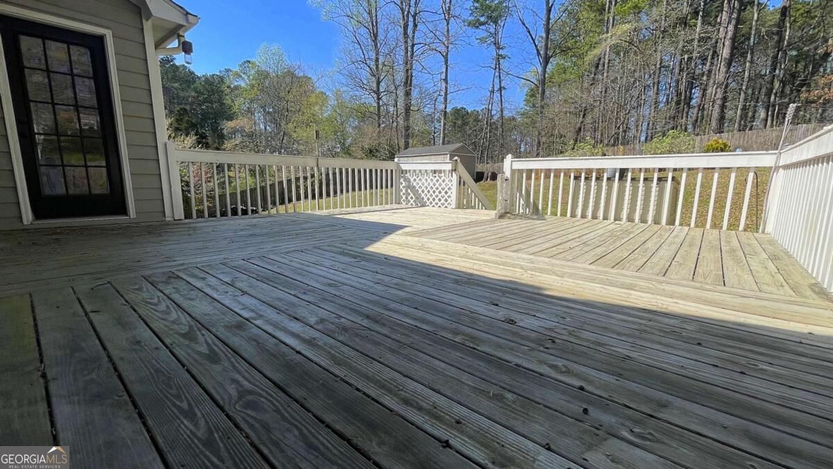 104 Paces Lakes Ridge Property Photo 10