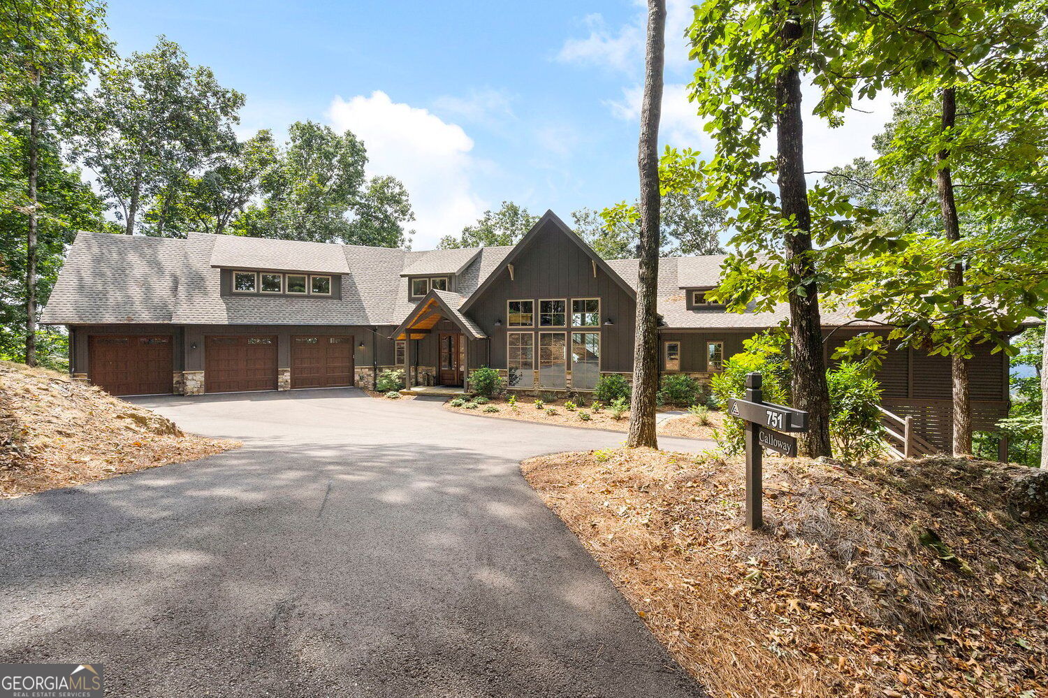 751 Ridgeview Drive Property Photo 1